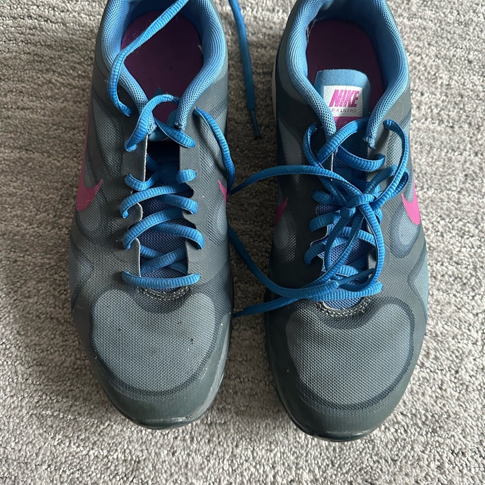 Nike Women's Training Dual Fusion Sneakers Size 9